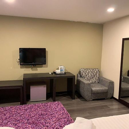 I Garden Hotel อิโปห์ ภายนอก รูปภาพ