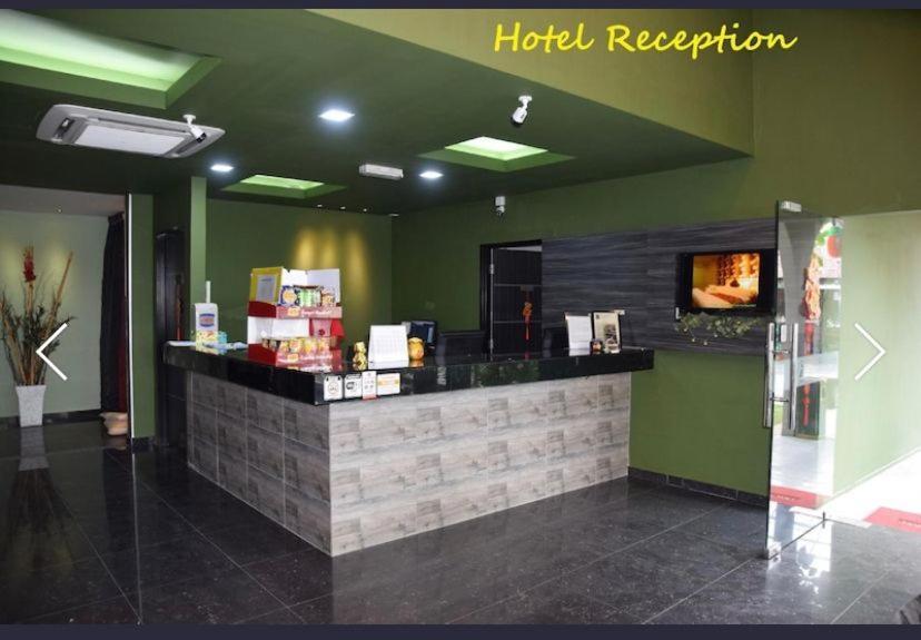 I Garden Hotel อิโปห์ ภายนอก รูปภาพ