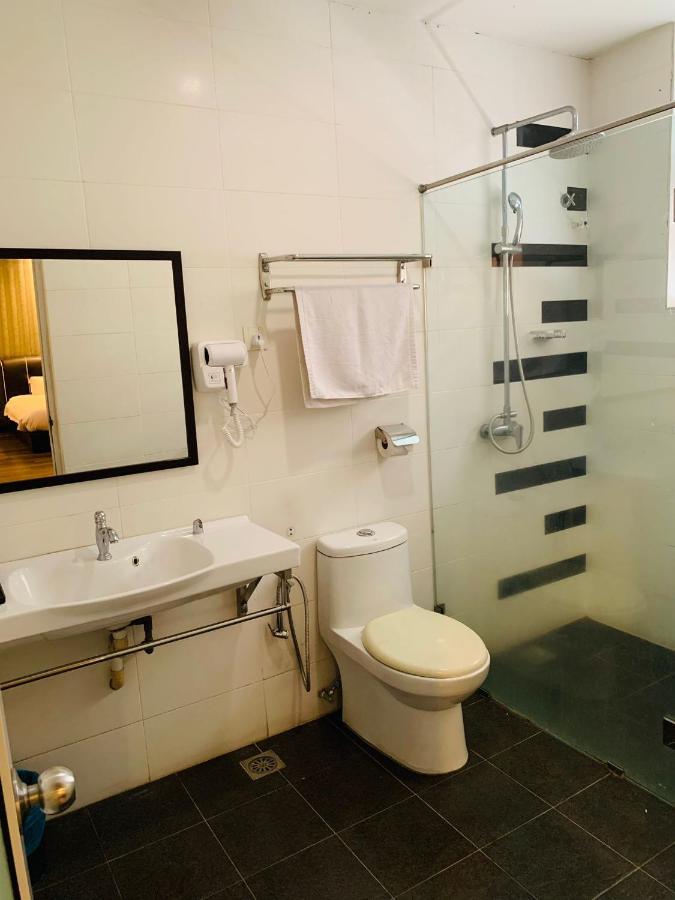 I Garden Hotel อิโปห์ ภายนอก รูปภาพ