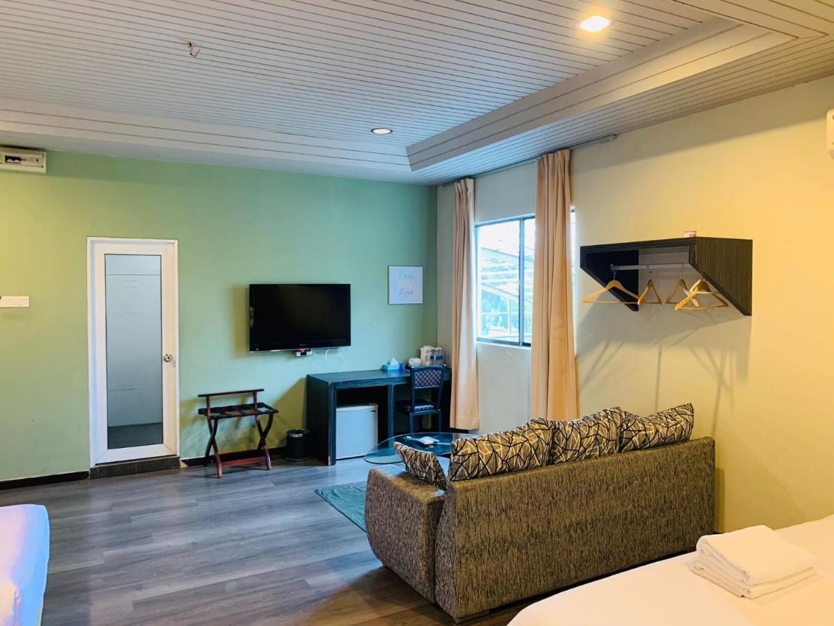 I Garden Hotel อิโปห์ ภายนอก รูปภาพ