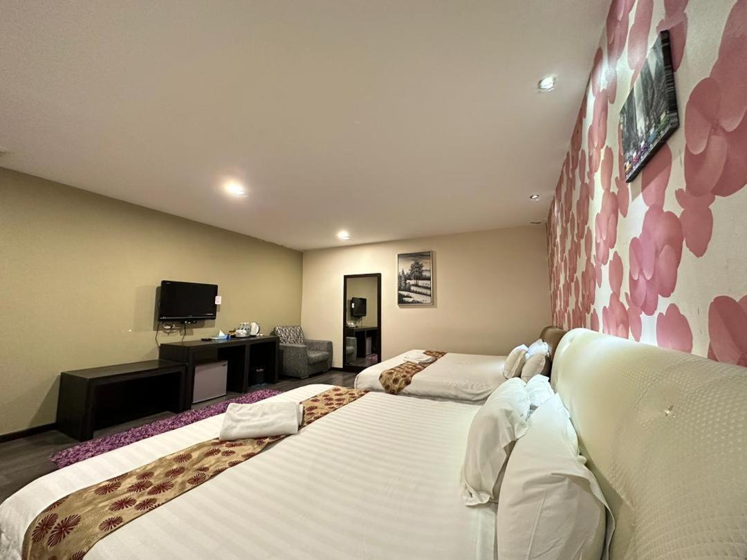I Garden Hotel อิโปห์ ภายนอก รูปภาพ