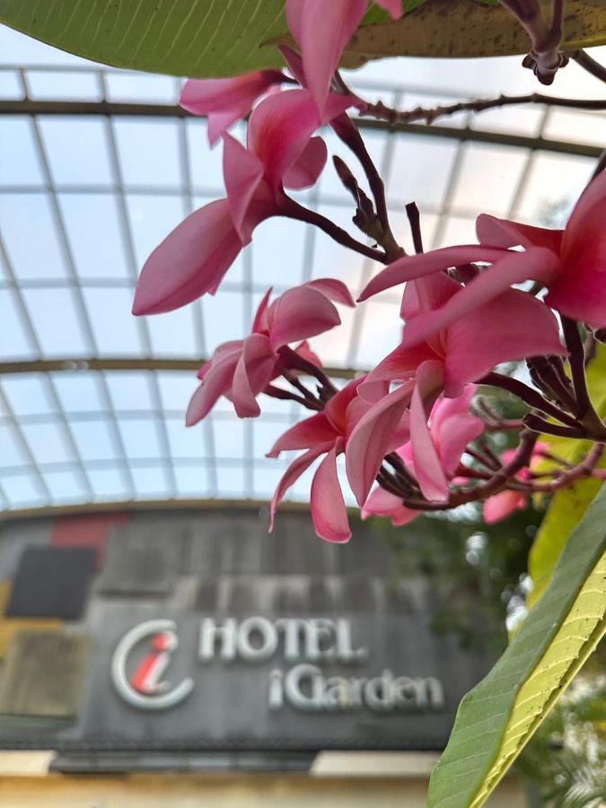 I Garden Hotel อิโปห์ ภายนอก รูปภาพ